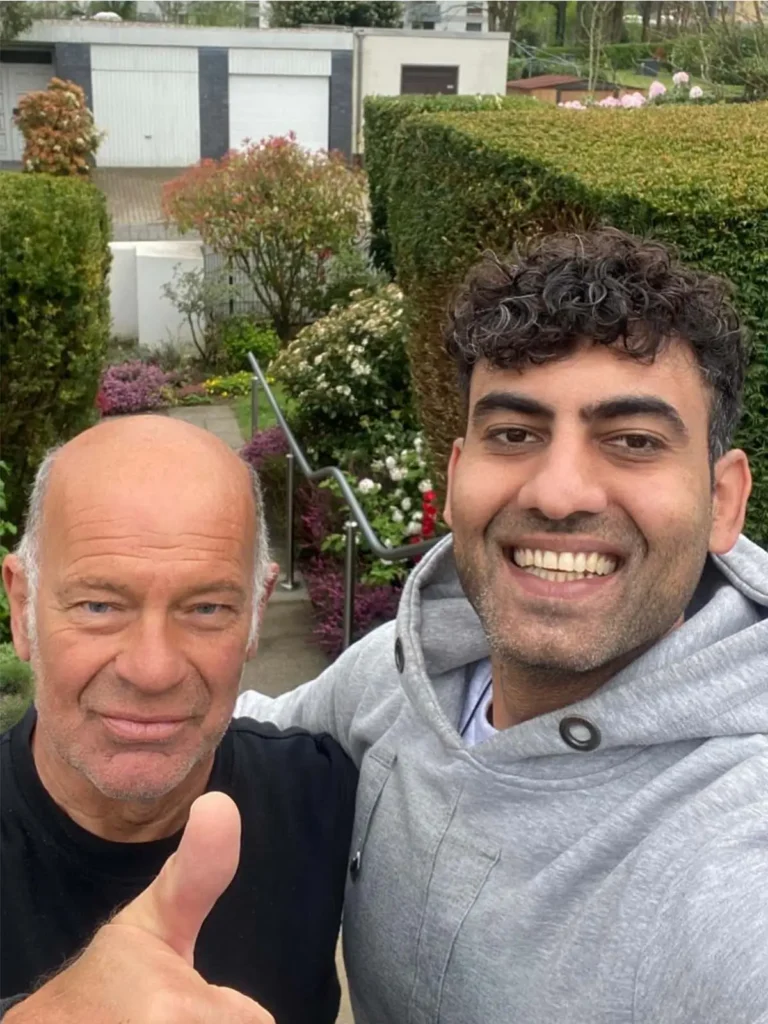 Arbeit erledigt, Daumen hoch